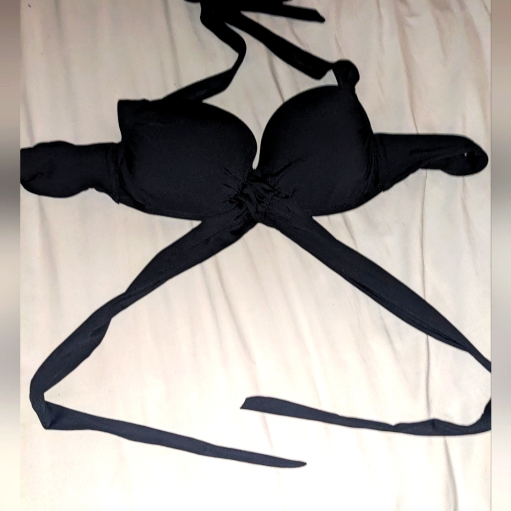 VS Strappy Black Bikini Top Size Medium